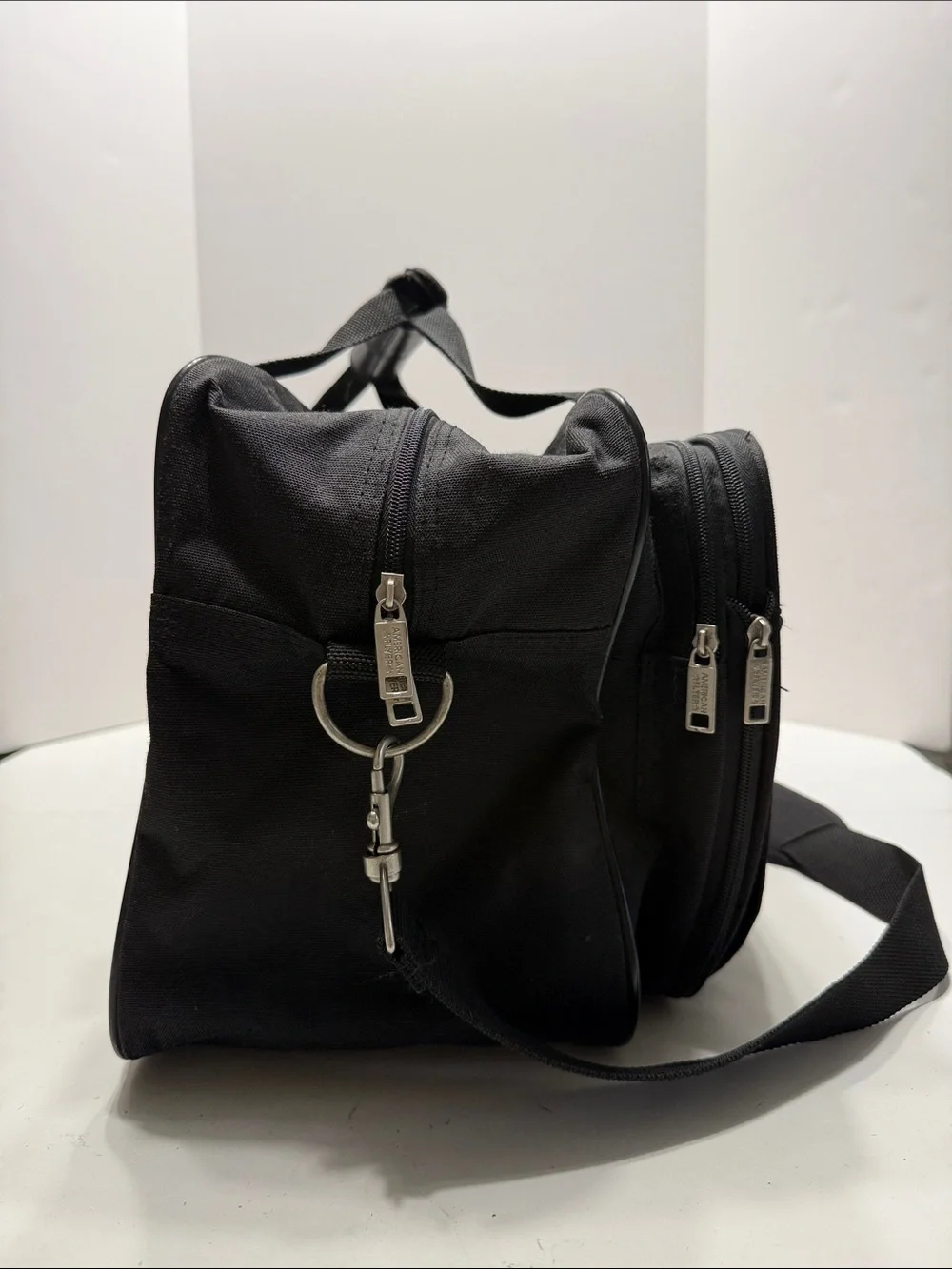 American Flyer Black Men's Laptop Messenger Bag with Adjustable Shoulder Strap